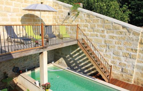 Amazing home in Marsillargues with 3 Bedrooms, Private swimming pool and Outdoor swimming pool