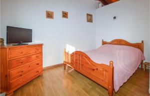 Amazing home in Mezzavia with Outdoor swimming pool, WiFi and 2 Bedrooms
