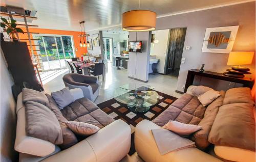 Amazing home in Moelan sur Mer with 3 Bedrooms and WiFi
