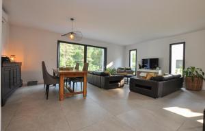 Amazing home in Montauroux with WiFi and 3 Bedrooms