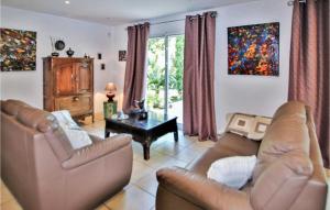 Amazing home in Montlimar with 3 Bedrooms and WiFi
