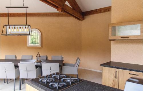 Amazing home in Montlimar with 5 Bedrooms, Private swimming pool and Outdoor swimming pool