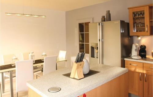 Amazing home in Montlimar with 5 Bedrooms, Private swimming pool and Outdoor swimming pool