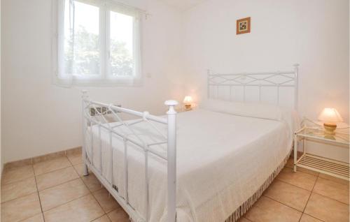 Amazing home in Moriani Plage with 3 Bedrooms, WiFi and Outdoor swimming pool