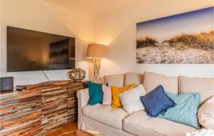 Amazing home in Osterhever with 4 Bedrooms and WiFi