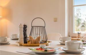 Amazing home in Osterhever with 4 Bedrooms and WiFi