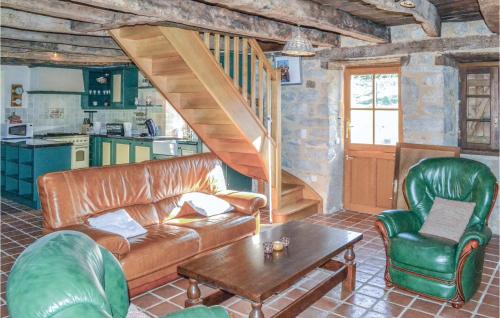 Amazing home in Padirac-Bascoul with 5 Bedrooms, WiFi and Private swimming pool
