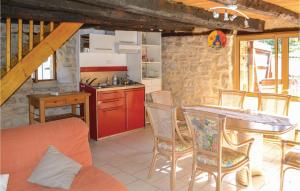 Amazing home in Padirac-Bascoul with 5 Bedrooms, WiFi and Private swimming pool