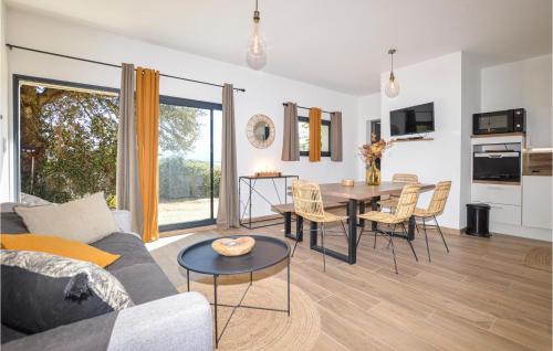 Amazing home in Pila canale with 2 Bedrooms and WiFi