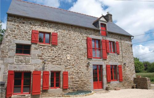 Amazing home in Pleudihen sur Rance with 3 Bedrooms and WiFi