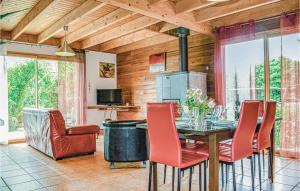 Amazing home in Plounour-Trez with 3 Bedrooms, Sauna and WiFi