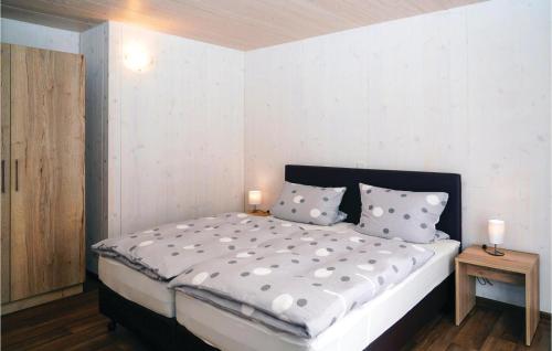 Amazing home in Prm OT Walcherath with 3 Bedrooms and Sauna