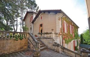 Amazing home in Puymeras with 4 Bedrooms and WiFi