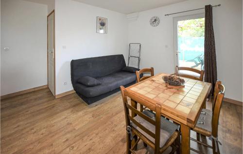 Amazing home in Robion with Outdoor swimming pool, WiFi and 1 Bedrooms