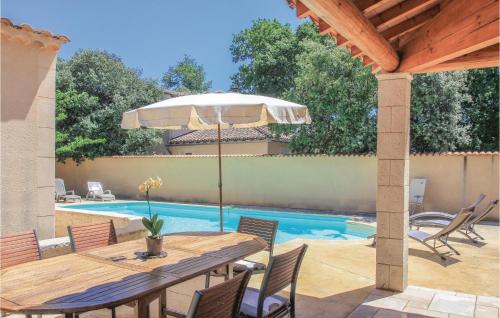 Amazing home in Saint Didier with 3 Bedrooms, WiFi and Outdoor swimming pool