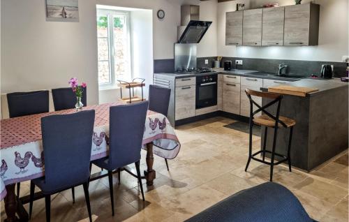 Amazing home in Saint-Just-Luzac with 2 Bedrooms, Outdoor swimming pool and Heated swimming pool