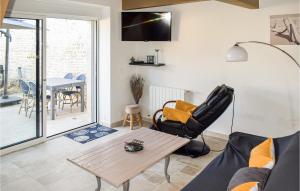 Amazing home in Saint-Just-Luzac with 2 Bedrooms, Outdoor swimming pool and Heated swimming pool