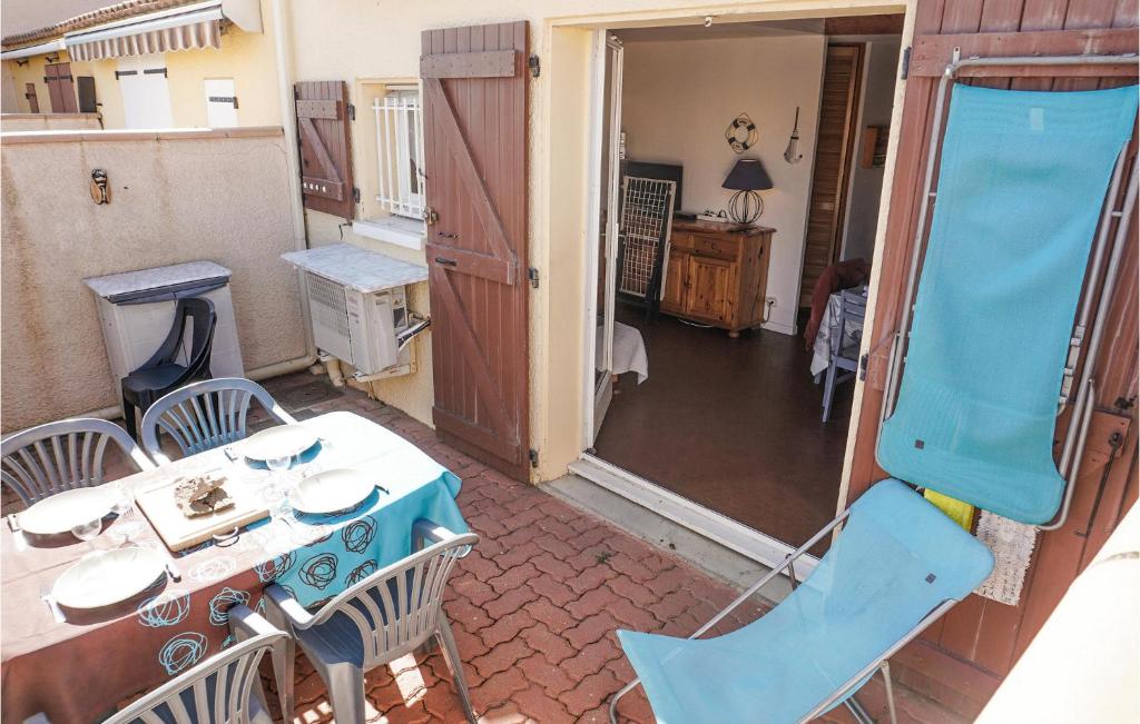 Maison de vacances Amazing home in Saint Pierre la Mer with 2 Bedrooms  11560 Saint Pierre La Mer