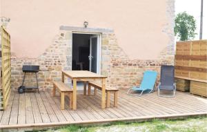 Amazing home in Sainteny with 2 Bedrooms and WiFi