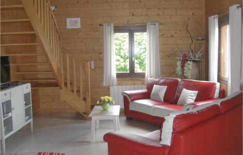 Amazing home in Sceau-Saint-Angel with 3 Bedrooms, WiFi and Private swimming pool