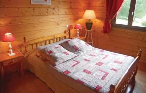 Amazing home in Sceau-Saint-Angel with 3 Bedrooms, WiFi and Private swimming pool
