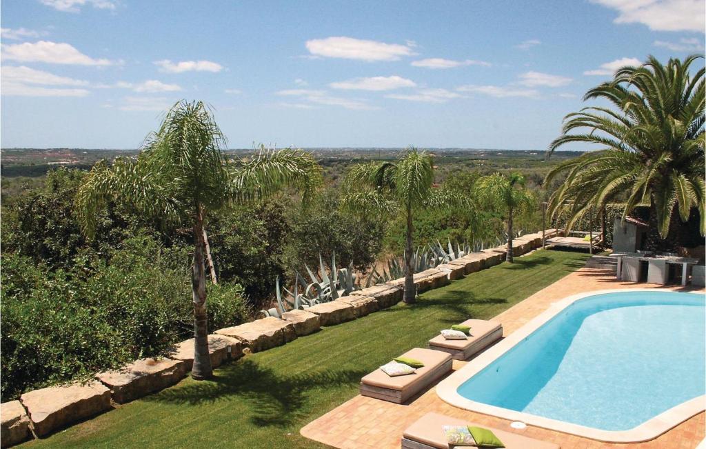 Amazing home in Silves with Private swimming pool, Outdoor swimming pool and Swimming pool , 8300-127 Silves