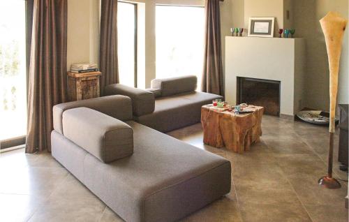 Amazing home in Silves with Private swimming pool, Outdoor swimming pool and Swimming pool