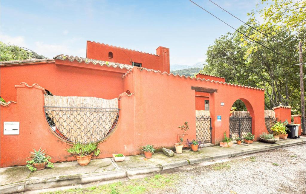 Maison de vacances Amazing home in Sorde with 4 Bedrooms and WiFi  66690 Sorède