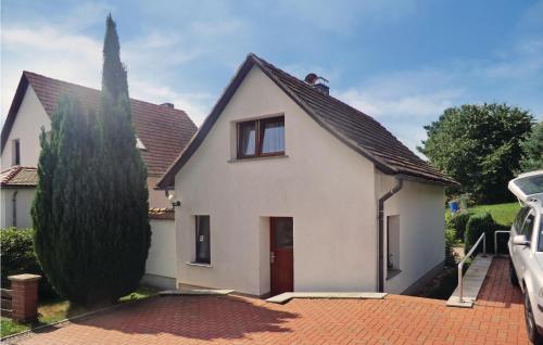 Amazing home in Spitzkunnersdorf with 2 Bedrooms and Outdoor swimming pool