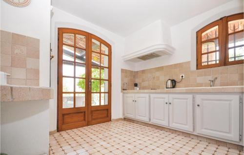 Amazing home in St, Czaire sur Siagne with 4 Bedrooms, WiFi and Outdoor swimming pool