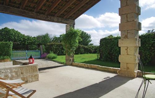 Amazing home in St Fort sur Gironde with 3 Bedrooms and WiFi