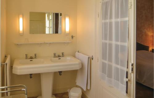 Amazing home in St Michel d,Chavaignes with 8 Bedrooms, WiFi and Private swimming pool