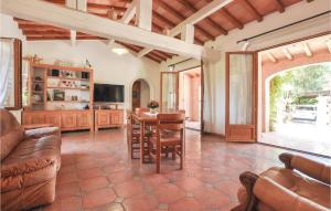 Amazing home in St, Paul en Foret with 3 Bedrooms, Private swimming pool and Outdoor swimming pool