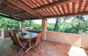 Amazing home in St, Paul en Foret with 3 Bedrooms, Private swimming pool and Outdoor swimming pool