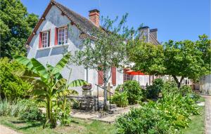 Amazing home in St,Sulpice-dExideuil with 3 Bedrooms, Private swimming pool and Outdoor swimming pool