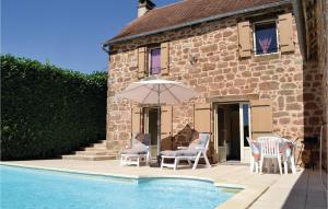 Amazing home in Teillots-Puy Redon with 2 Bedrooms, Private swimming pool and Outdoor swimming pool