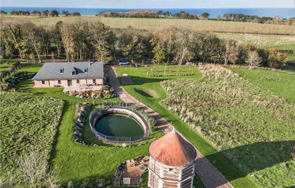 Amazing home in tretat with Sauna, WiFi and 6 Bedrooms , 76790 Étretat