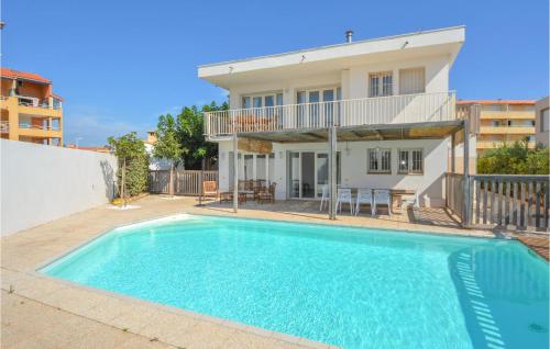 Amazing home in Valras-Plage with Outdoor swimming pool, WiFi and 5 Bedrooms