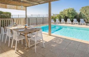 Amazing home in Valras-Plage with Outdoor swimming pool, WiFi and 5 Bedrooms