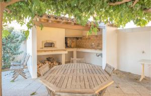 Amazing home in Valras-Plage with Outdoor swimming pool, WiFi and 5 Bedrooms
