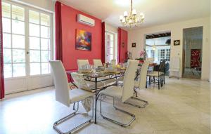 Amazing home in Vierzon with WiFi and 7 Bedrooms