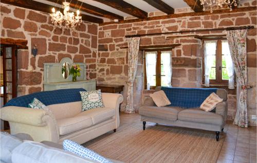 Amazing home in Villac with 4 Bedrooms and WiFi