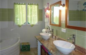 Amazing home in Villeneuve les Beziers with 2 Bedrooms, Private swimming pool and Outdoor swimming pool