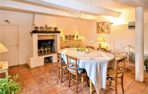 Amazing home in Viols with 4 Bedrooms, WiFi and Outdoor swimming pool