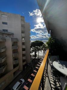 Amazing studio in Juan les Pins with a large terrasse & seaview parking