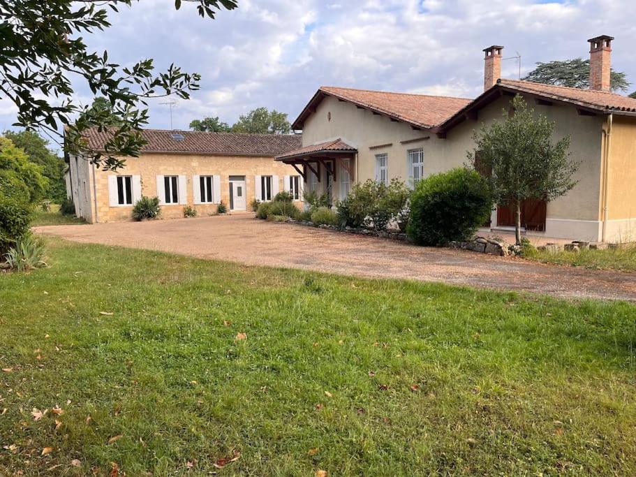 Maison de vacances ancien chai rénové dans un parc clos de 3 hectares 1 Route de Montaigne 24230 Lamothe-Montravel