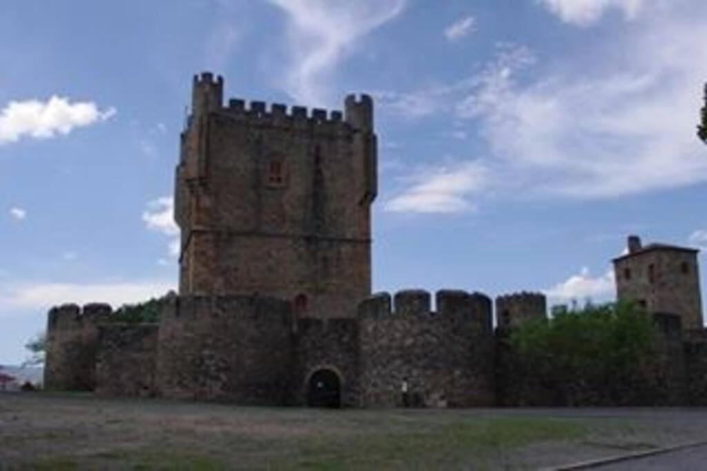 Maison de vacances Ancienne grange Tras Os Montes Largo São Martinho 5300-401 Alfaião