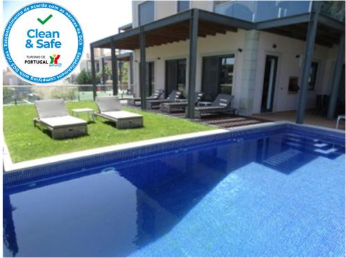 Apartamento com 3 quartos e piscina