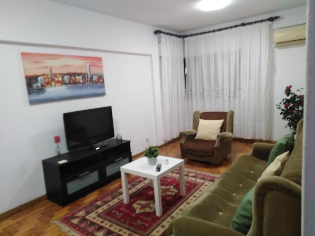 Apartamento Do Silva R. Dr. Francisco da Fonseca Henriques 24 Porta B, 2 Direito, 5370-279 Mirandela