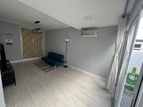 Apartamento T2 com terraço a 100 metros da praia